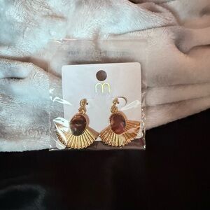 Elegant Gold and Brown Earrings